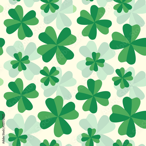 Retro pattern with clovers