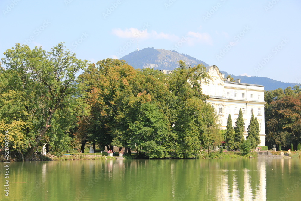 Obraz premium palace in the park