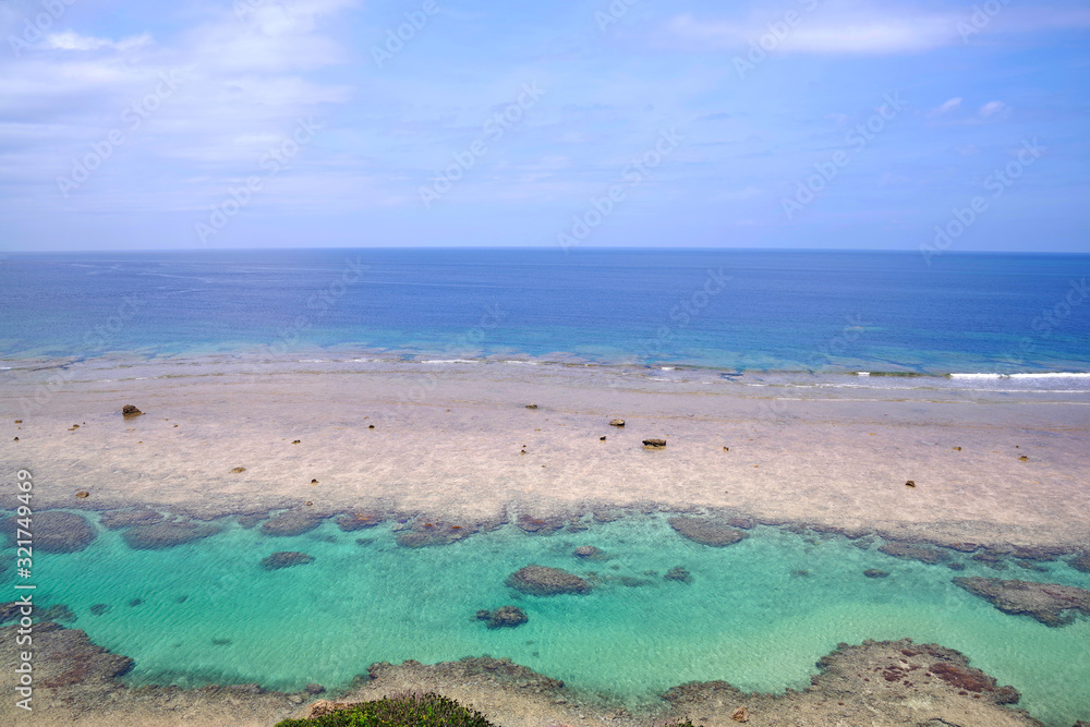 Obraz premium 沖縄 宮古島の海