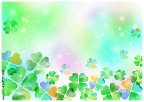 水彩クローバー_淡い背景