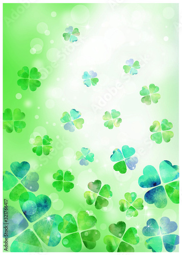 水彩クローバー_淡い背景