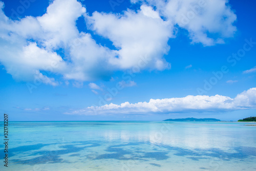 竹富島 コンドイビーチからの眺め -Okinawa blue sea-