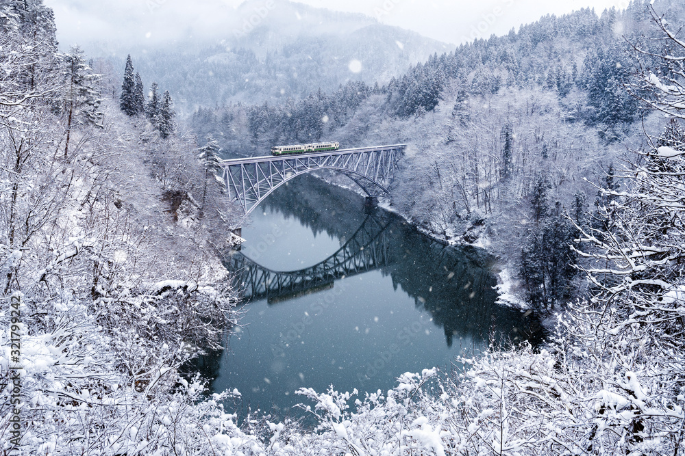 冬の第一只見川橋梁只見線の雪景色stock Photo Adobe Stock 冬の第一只見川橋梁只見線の雪景色stock Photo Adobe Stock