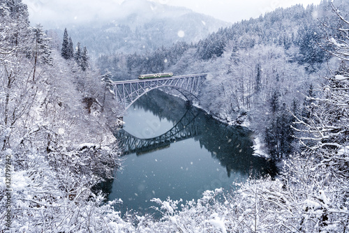 冬の第一只見川橋梁只見線の雪景色stock Photo Adobe Stock 冬の第一只見川橋梁只見線の雪景色stock Photo Adobe Stock