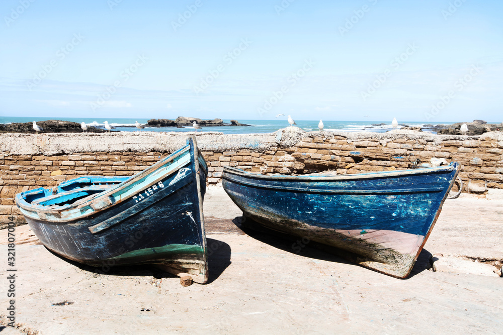 barcas en la playa