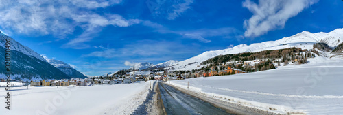 Zuoz,Graubünden,Schweiz photo