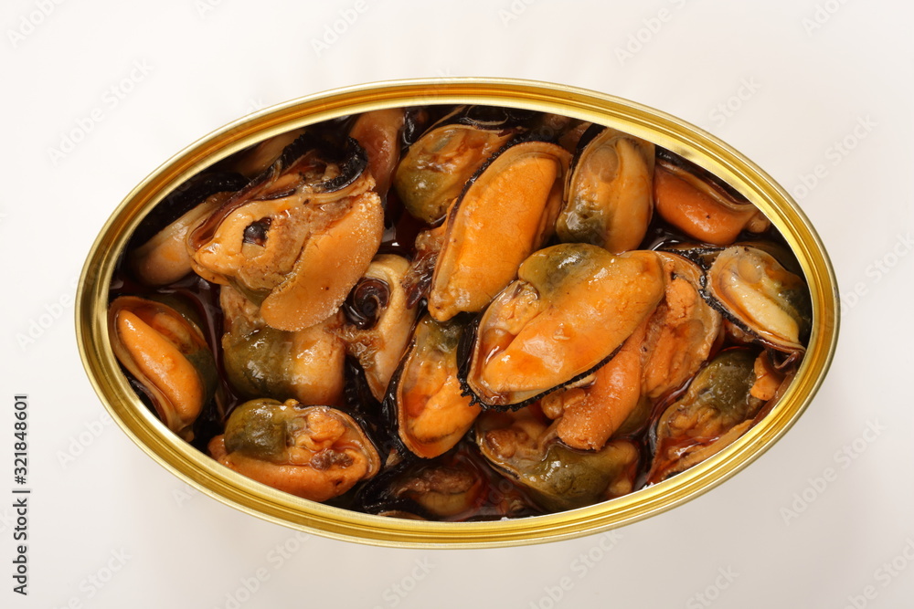 Muscheln in Sauce in der Dose Muscheln in Sauce in der Dose