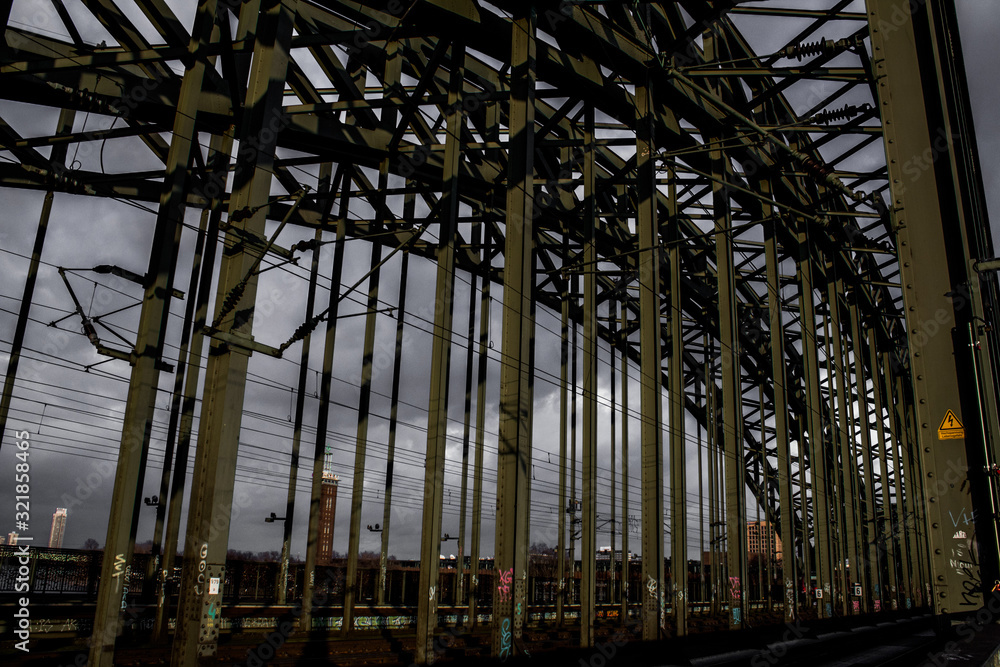 Fototapeta premium Cologne Cathedral and Hohenzollern Bridge