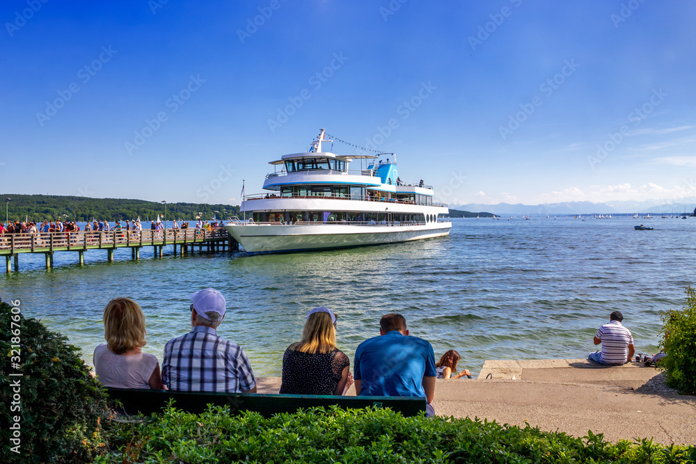 Schifffahrt, Steg, Starnberg, Starnberger See, Bayern, Deutschland Schifffahrt, Steg, Starnberg, Starnberger See, Bayern, Deutschland