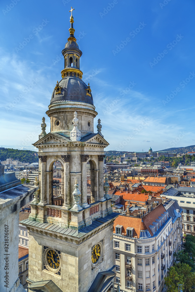 Fototapeta premium Tower of St. Stephen's Basilica, Budapest, Hungary