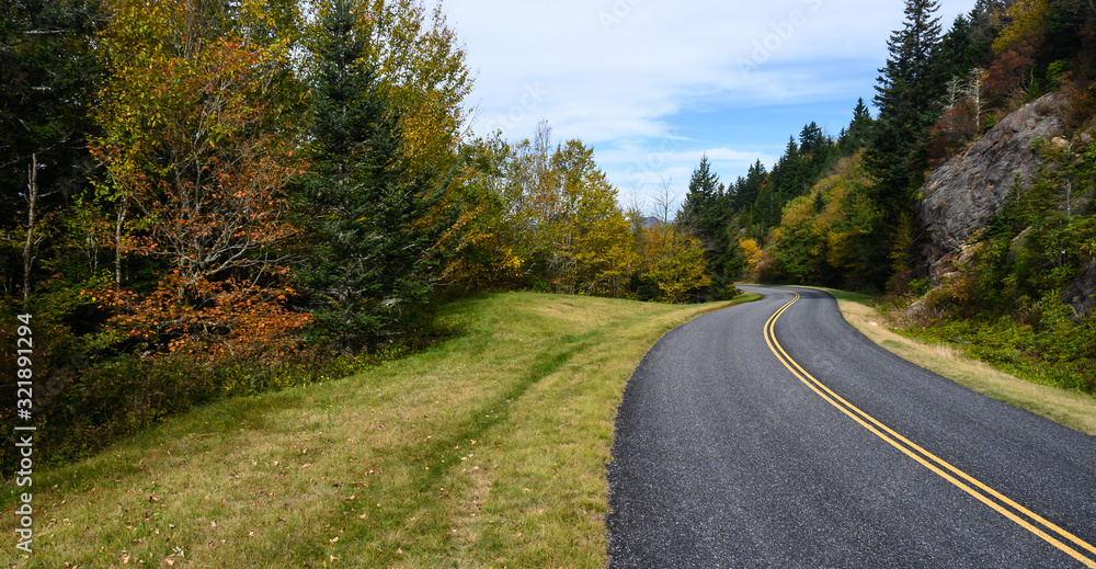 Fototapeta premium Roadway Meandering Through the Autumn Appalachian Mountains Along the Blue Ridge Parkway