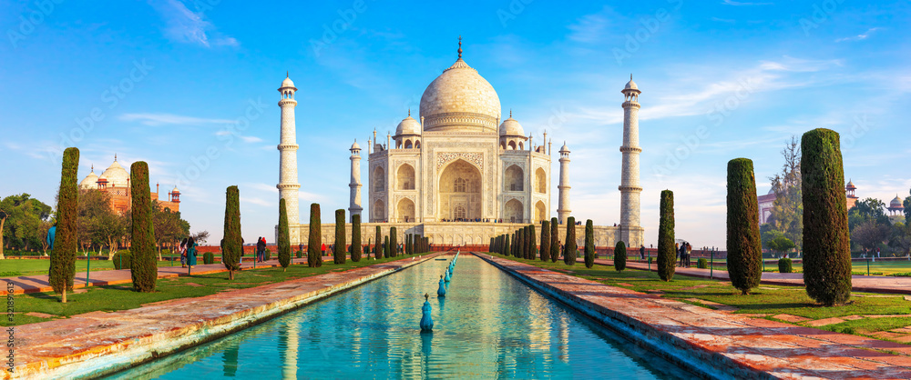 Famous Taj Mahal panorama, front view, Agra, India