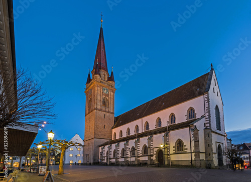 Münster in Radolfzell bei blauer Stunde; Baden-Württemberg