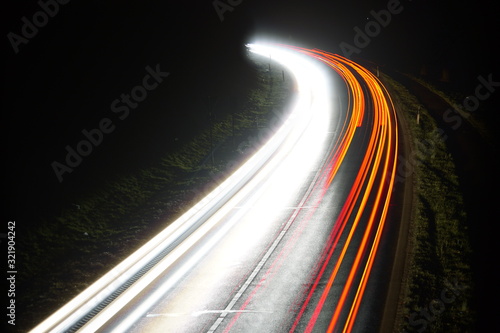 Lichtspuren auf der Straße