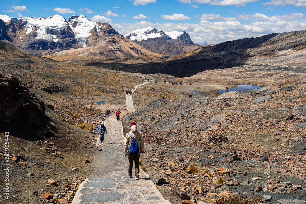 Pathway to Pastoruri Glacier, at Huascaran National Park, Huaraz/Peru