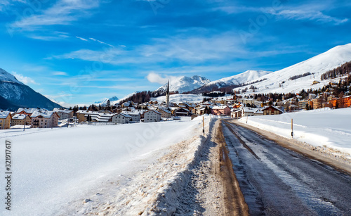 Zuoz, Graubünden, Swiss © Comofoto