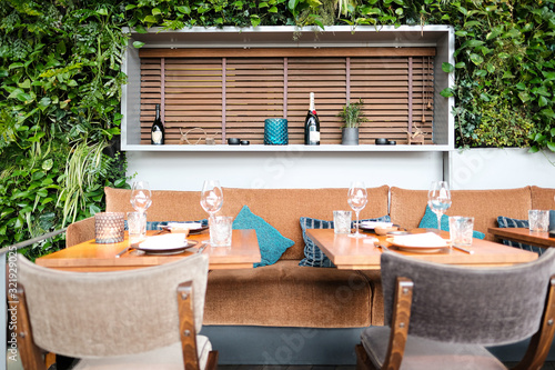 Fototapeta Naklejka Na Ścianę i Meble -  Interieur in einem Restaurant