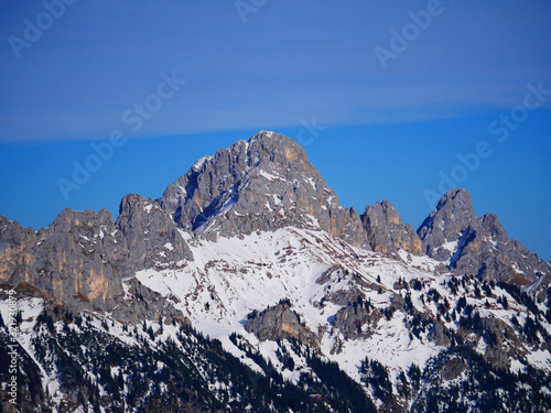 Tannheimer Tal, Österreich: Blick auf die winterliche Kellenspitze (2238 m) photo