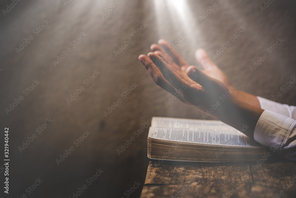 praying hands bible images