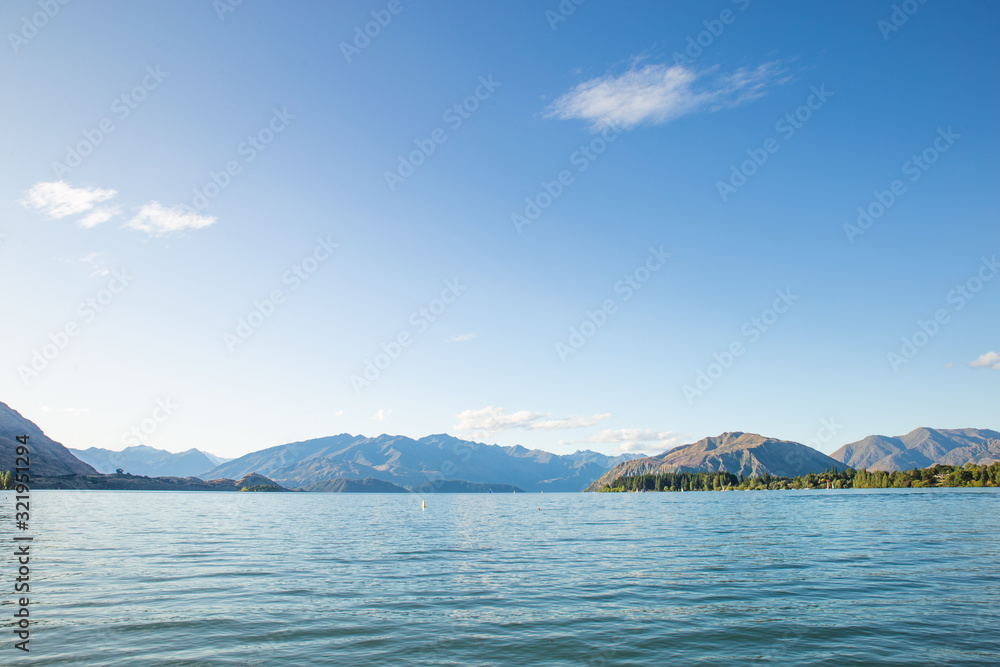 Lake Wanaka New Zealand, Mountain Lake Landscape