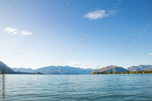 Lake Wanaka New Zealand, Mountain Lake Landscape