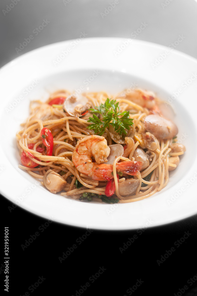 Seafood spagehtti