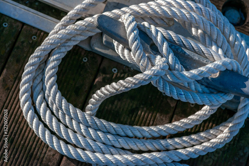 Mooring bollard