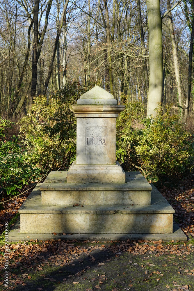 Der Liuba-Stein im Lübbener Hain (Spreewald)