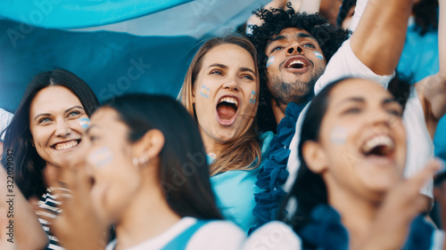 Foto Football supporters cheering argentinian national team