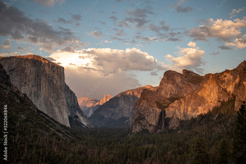 Yosemite National Park, Tunnel View, California, USA