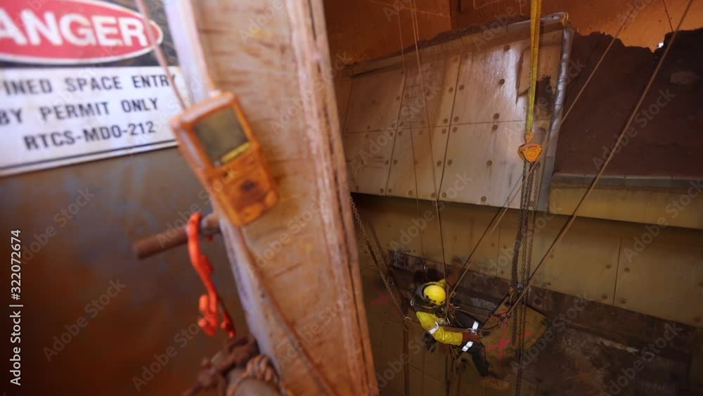 Footage rope access rigger high risk licence worker abseiling working ...