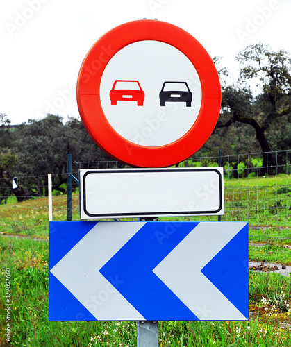 Prohibitory traffic sign, No overtaking photo