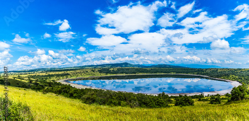 Fototapeta Naklejka Na Ścianę i Meble -  crater lake in Queen Elizabeth national park uganda