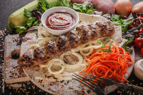 Fotografi Close up appetizing chicken shush kebab