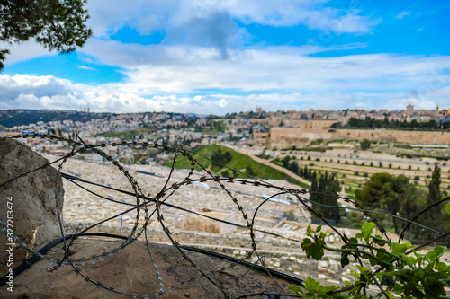 Wallpaper Mural Jerusalem hinter Stacheldraht Torontodigital.ca
