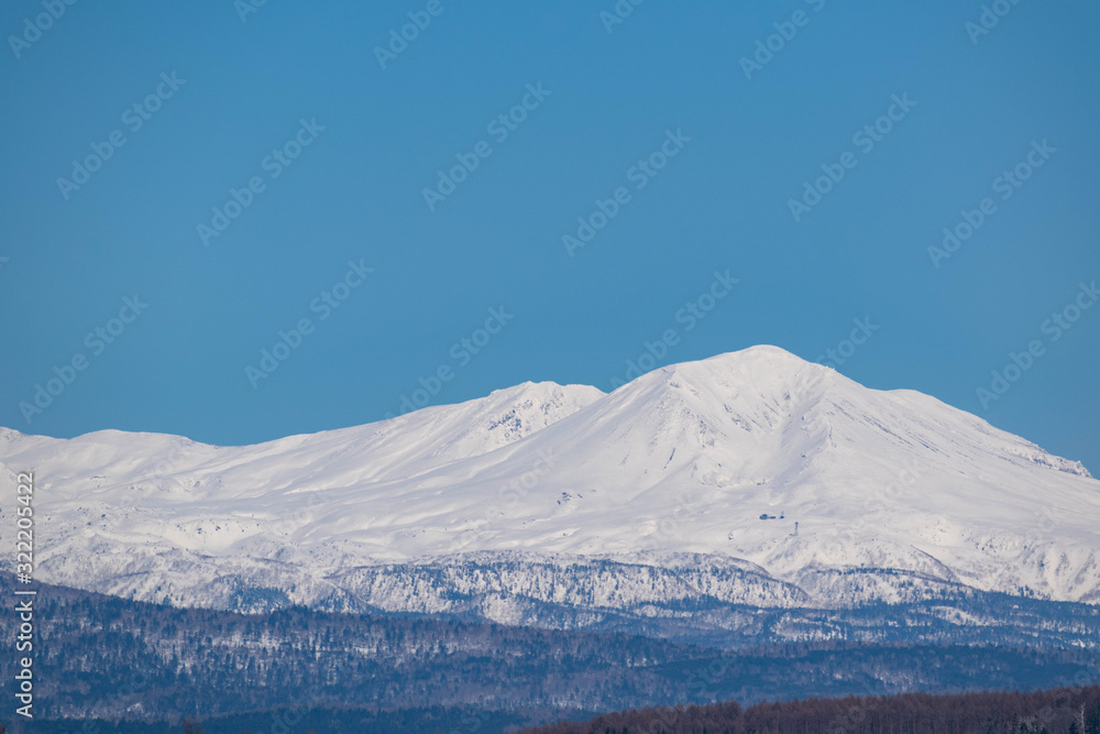 雪山の山頂と青空　大雪山旭岳