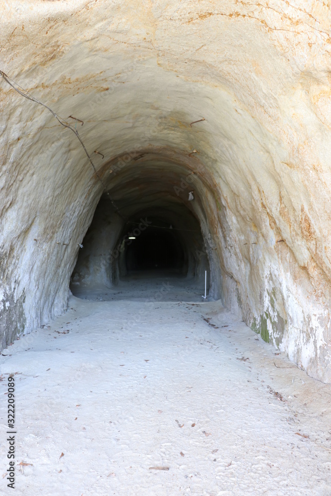 Obraz premium 吉見百穴