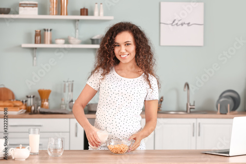 Pregnant African-American w...