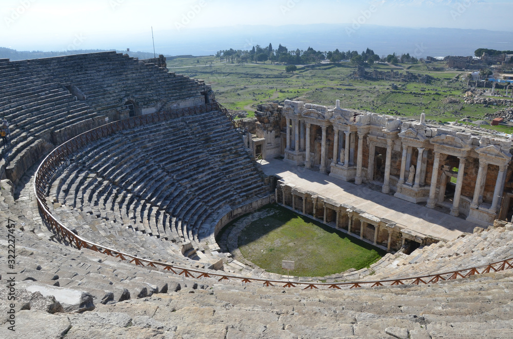 Fotografie The ancient arch at ancient Greek city located at Phrygia in southwestern Anatolia
