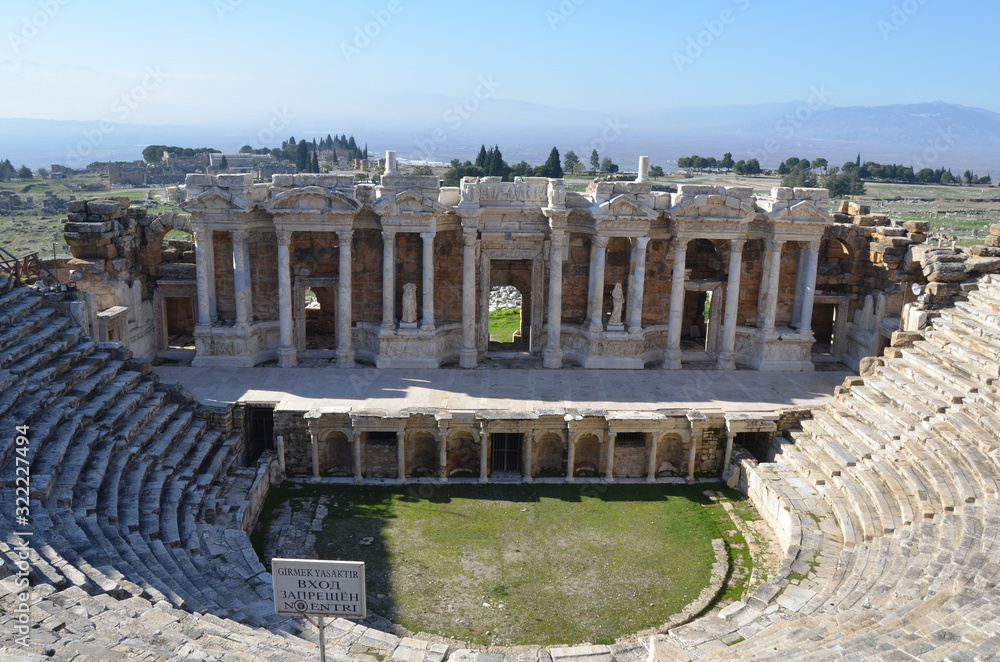 Φωτογραφία The ancient arch at ancient Greek city located at Phrygia in southwestern Anatolia