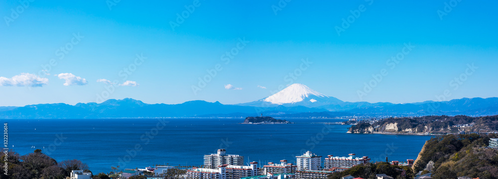 (神奈川県-風景パノラマ)高台から望む江の島と富士６