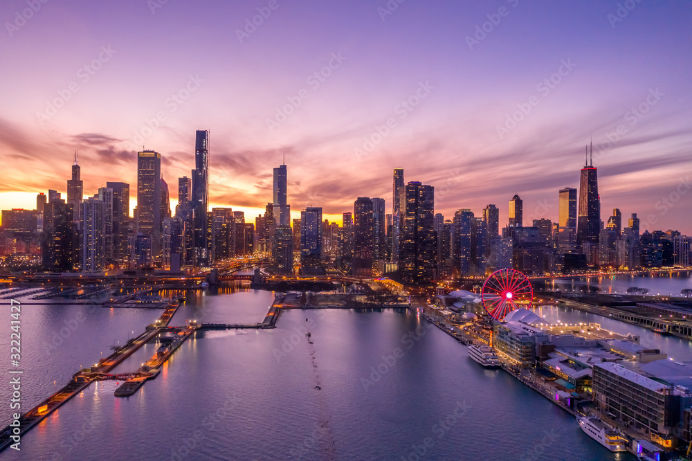 Obraz premium Chicago Downtown Budynki Skyline Zachód Słońca Navy Pier