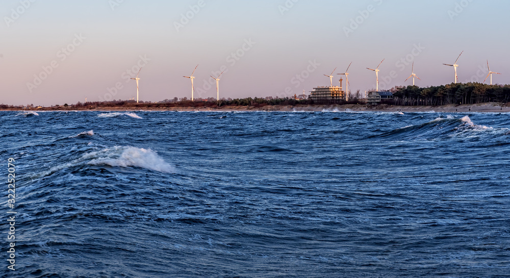 Windkraftanlage in Darlowko an Ostsee