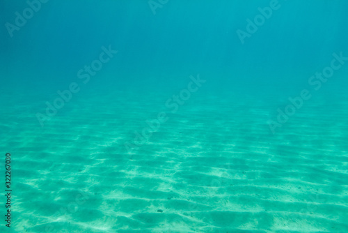 underwater © nabilsuarez
