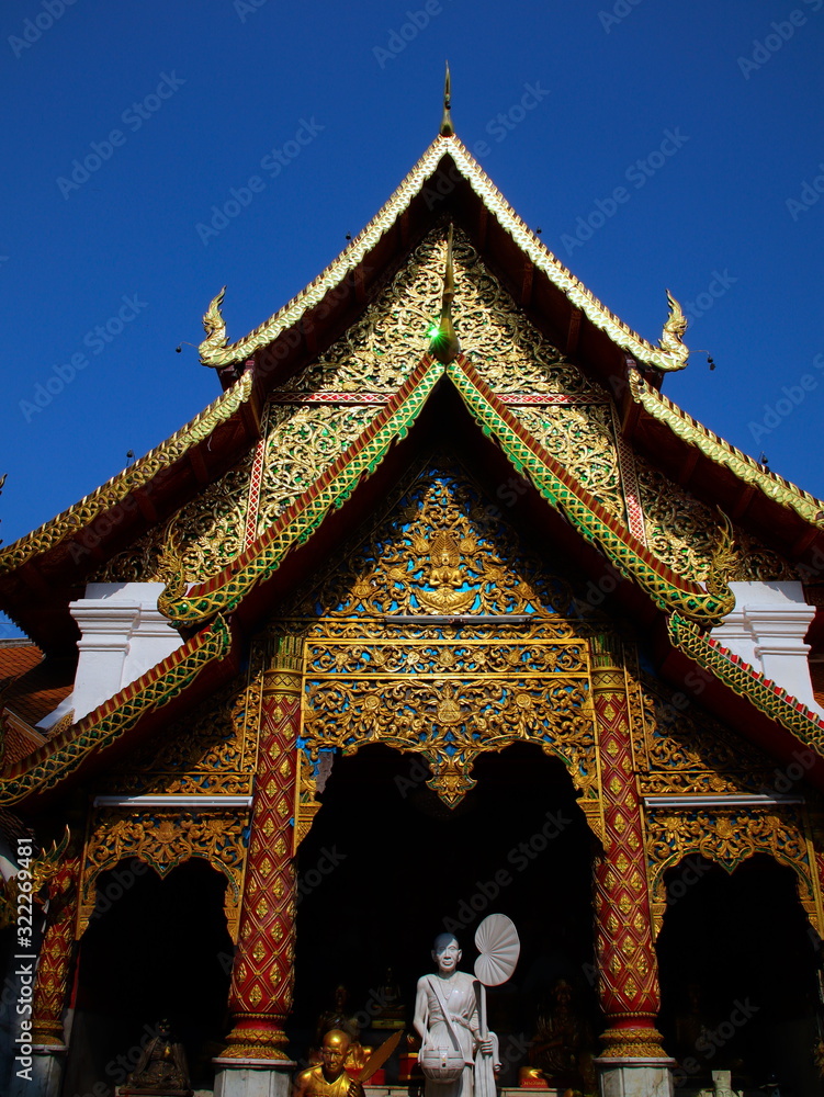 Naklejka premium Beautifully decorated facade of Wat Phrathat Doi Southep in Chiangmai Thailand