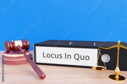 Foto Locus In Quo – Folder with labeling, gavel and libra – law, judgement, lawyer