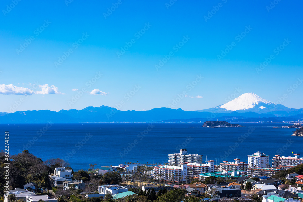 (神奈川県-風景)高台から望む江の島と富士５