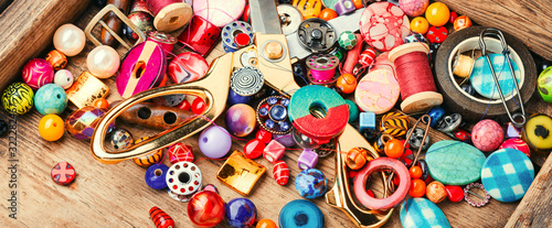 Quadro em tela Jewelry making and beading