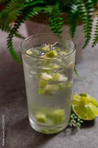 lime cocktail apple mojito