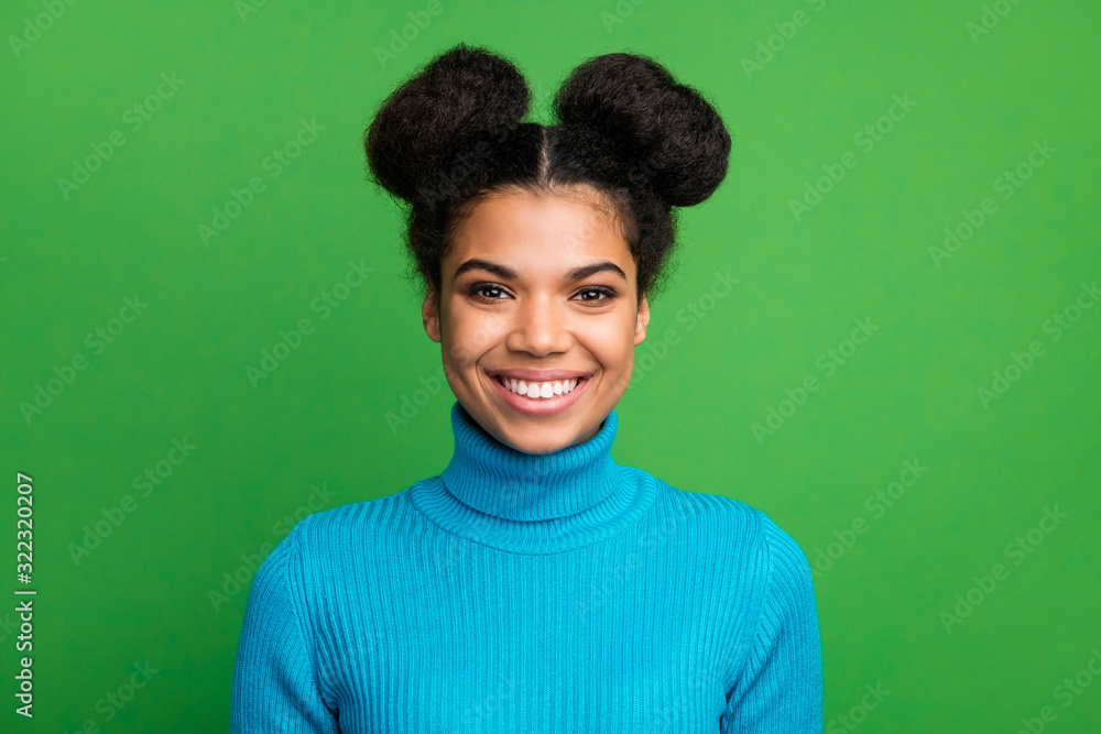 Closeup photo of beautiful pretty dark skin lady toothy beaming smiling positive good mood easy-going person wear blue turtleneck sweater isolated green color background Closeup photo of beautiful pretty dark skin lady toothy beaming smiling positive good mood easy-going person wear blue turtleneck sweater isolated green color background